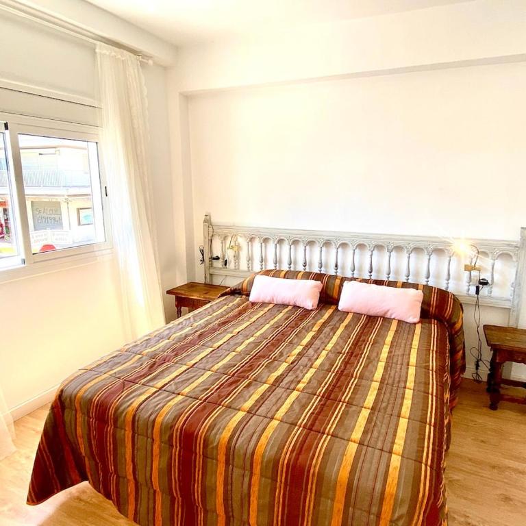 Apartment in Salou - Three-Bedroom Apartment - 9