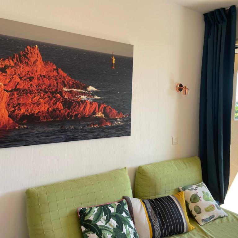 Appartement classé 2 étoiles, rez de jardin Les ISSAMBRES vue sur le golfe de St Tropez - Appartement 1 Chambre - 4
