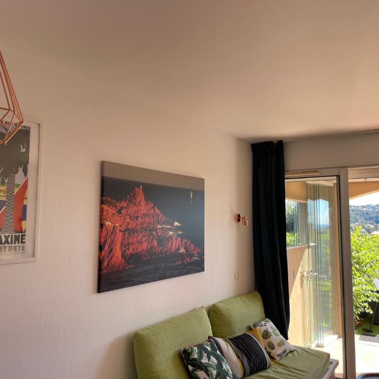 Appartement classé 2 étoiles, rez de jardin Les ISSAMBRES vue sur le golfe de St Tropez - Appartement 1 Chambre - 18