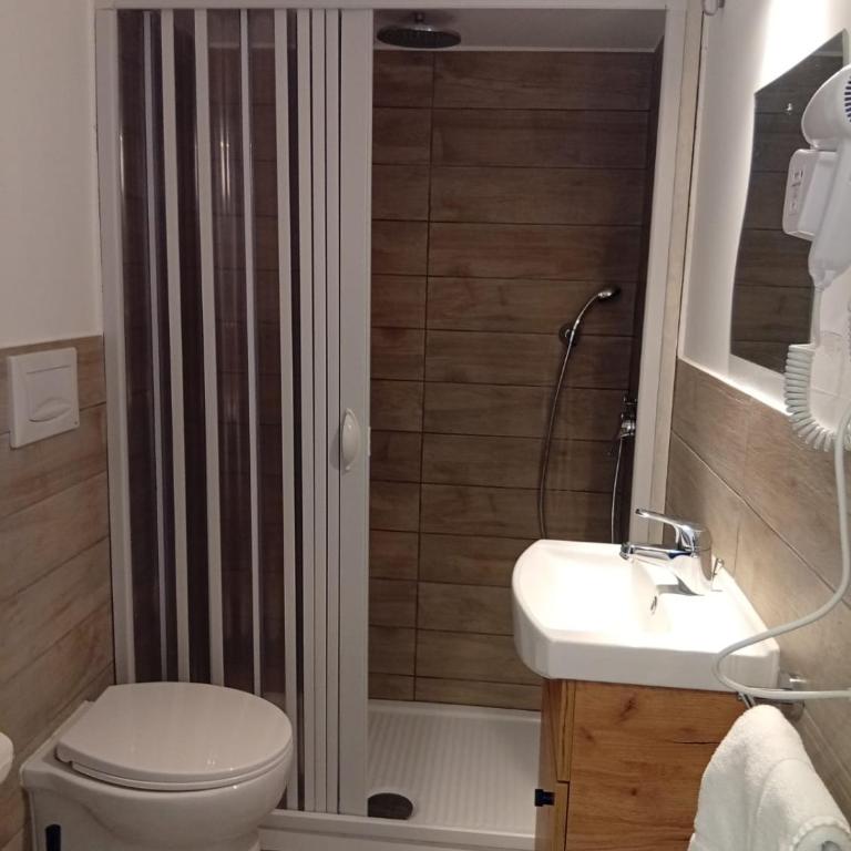 Residence e appartamenti Rosaroll - Camera Familiare con Balcone - 1