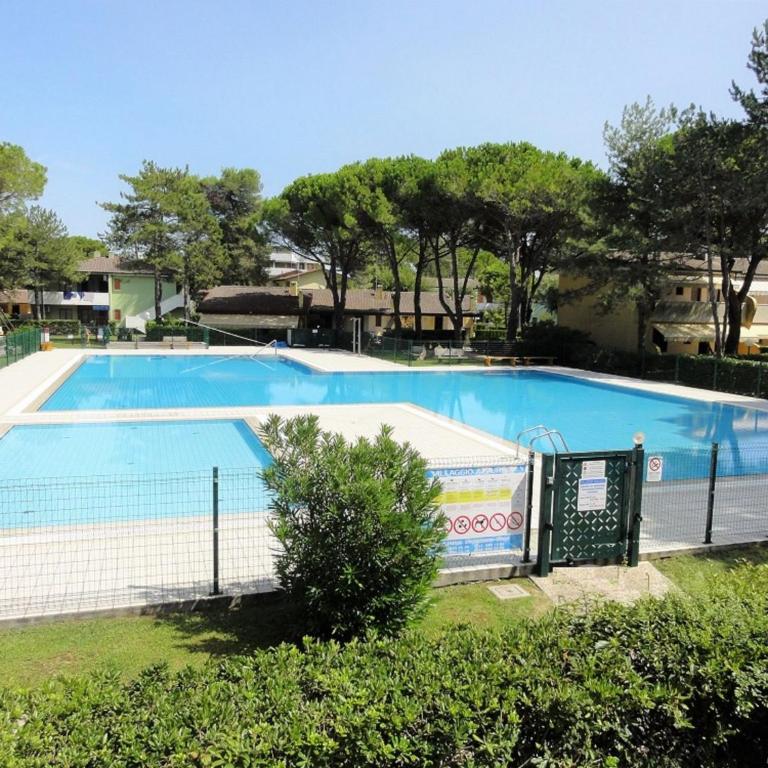 Cozy flat in a villa with pool - Apartment - 3
