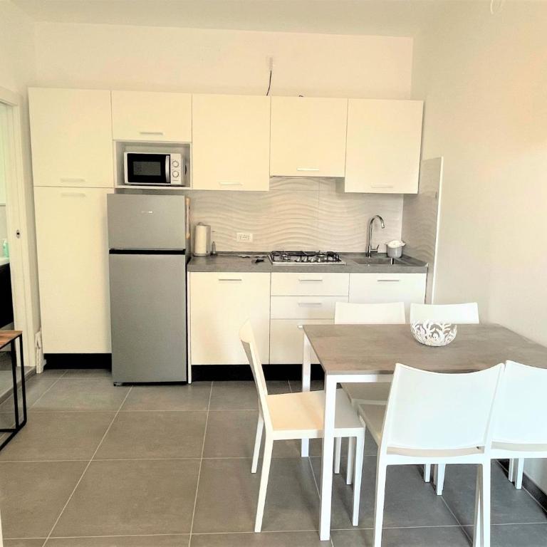 Modern flat in a villa with pool - Apartment - 3