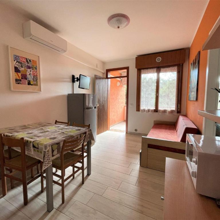 First floor flat with terrace and pool access - Apartment - 7