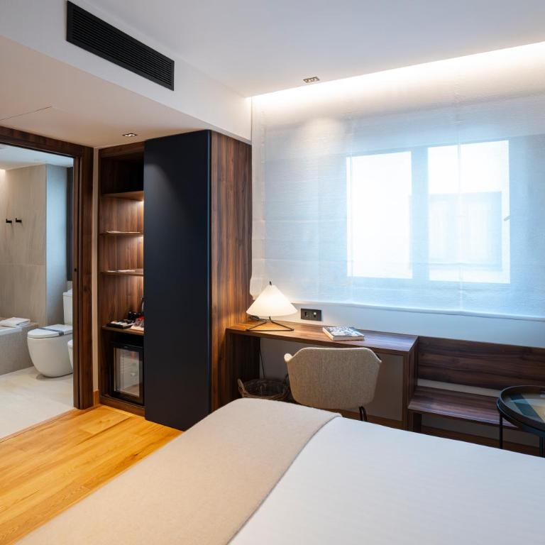 Zenit Borrell - Economy Double Room - 5