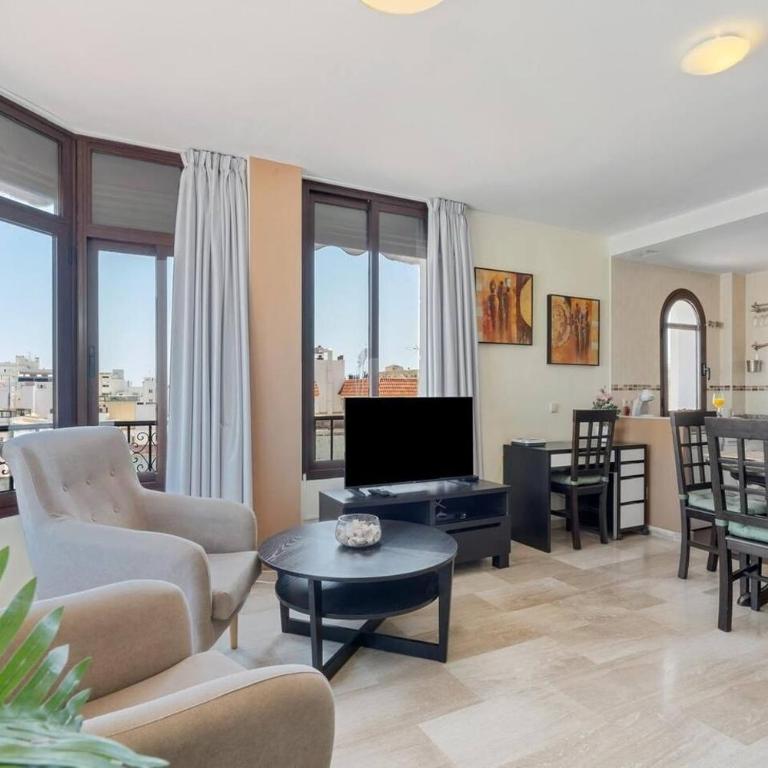 Home4U - Apartment in historical center - Apartamento de 2 dormitorios - 1