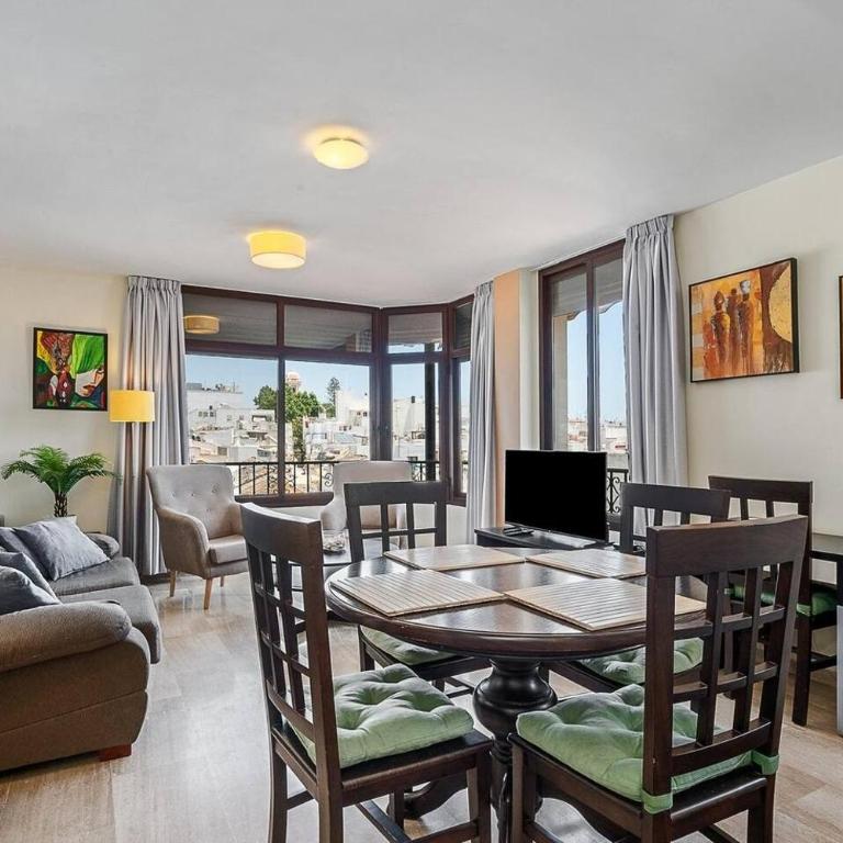 Home4U - Apartment in historical center - Apartamento de 2 dormitorios - 2