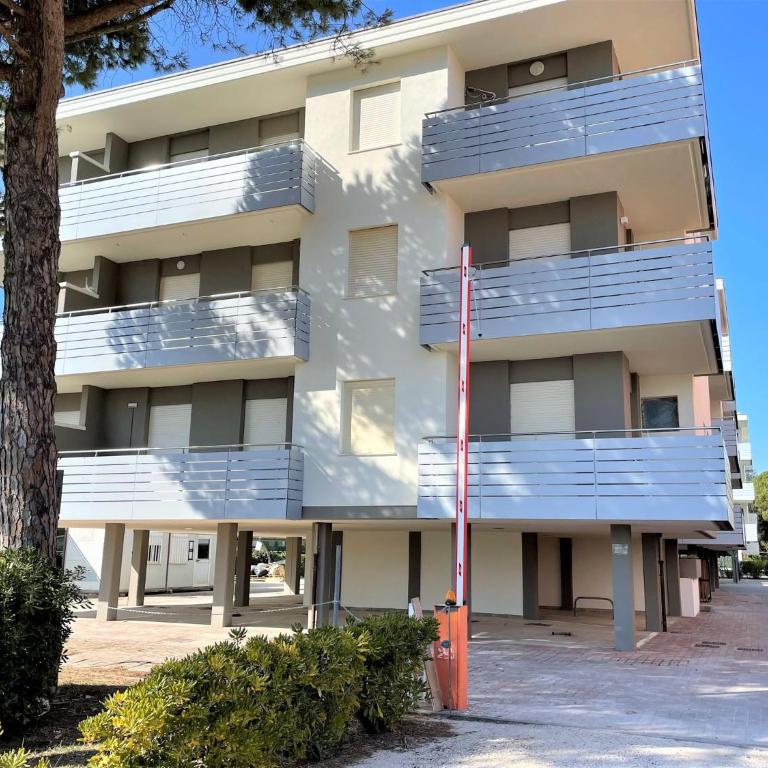 Flat in seafront condominium with parking - Appartamento - 4