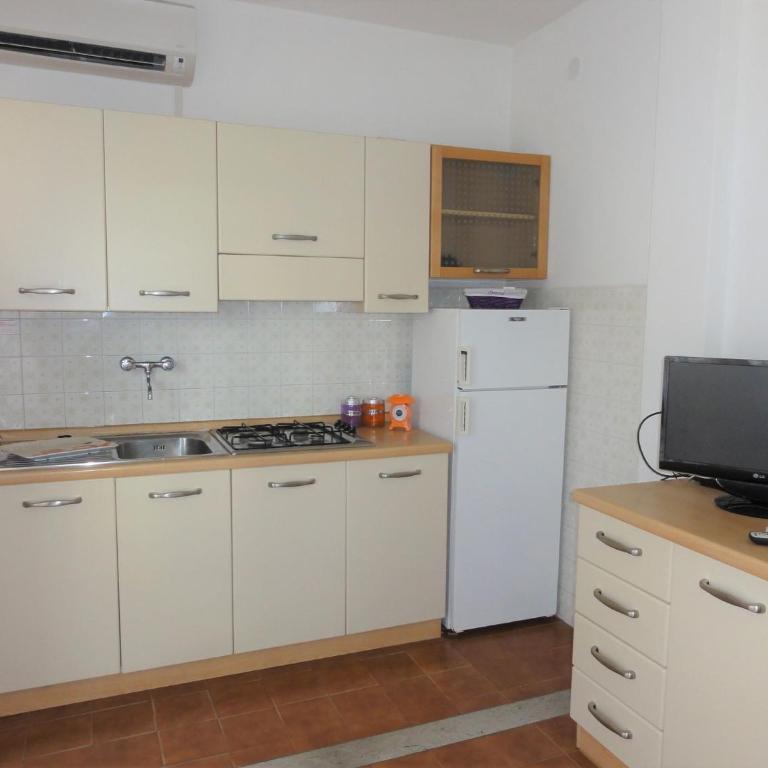 Flat in seafront condominium with parking - Appartamento - 8