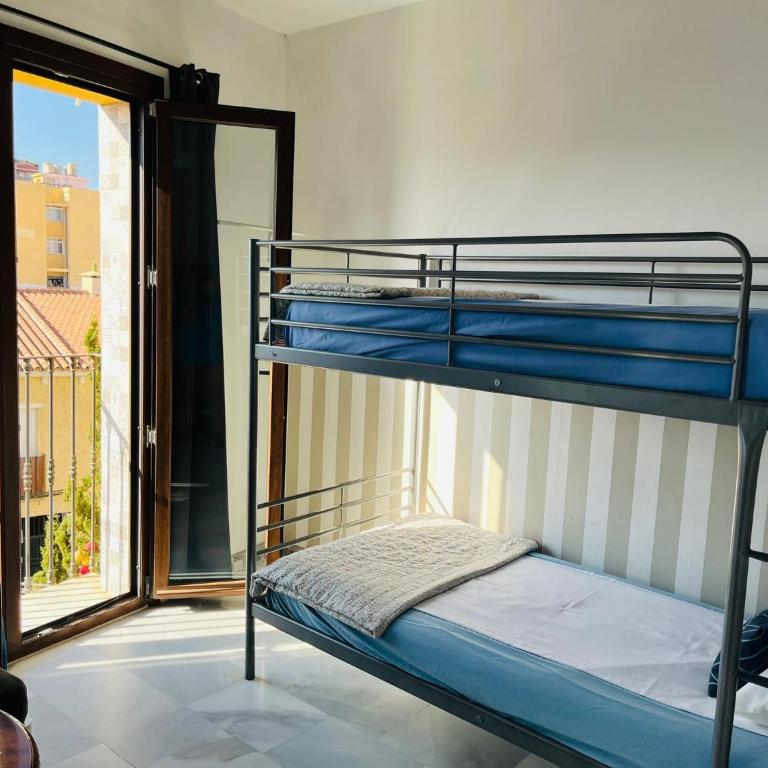 Málaga Centro Hostel - Habitación Familiar con baño - 6