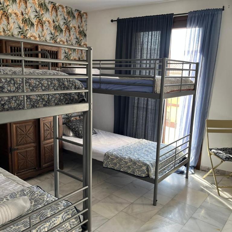Málaga Centro Hostel - Habitación Familiar con baño - 8