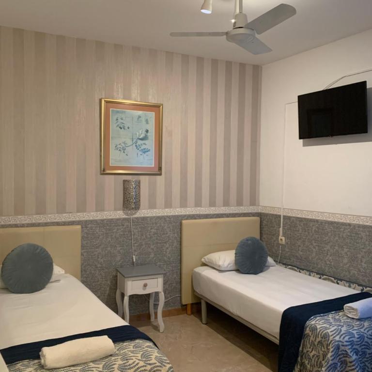 Málaga Centro Hostel - Habitación Doble con baño compartido - 1 o 2 camas - 7