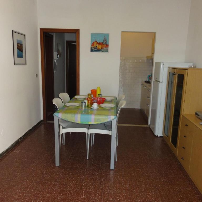 Semi-detached villa in a quiet area - Villa - 6