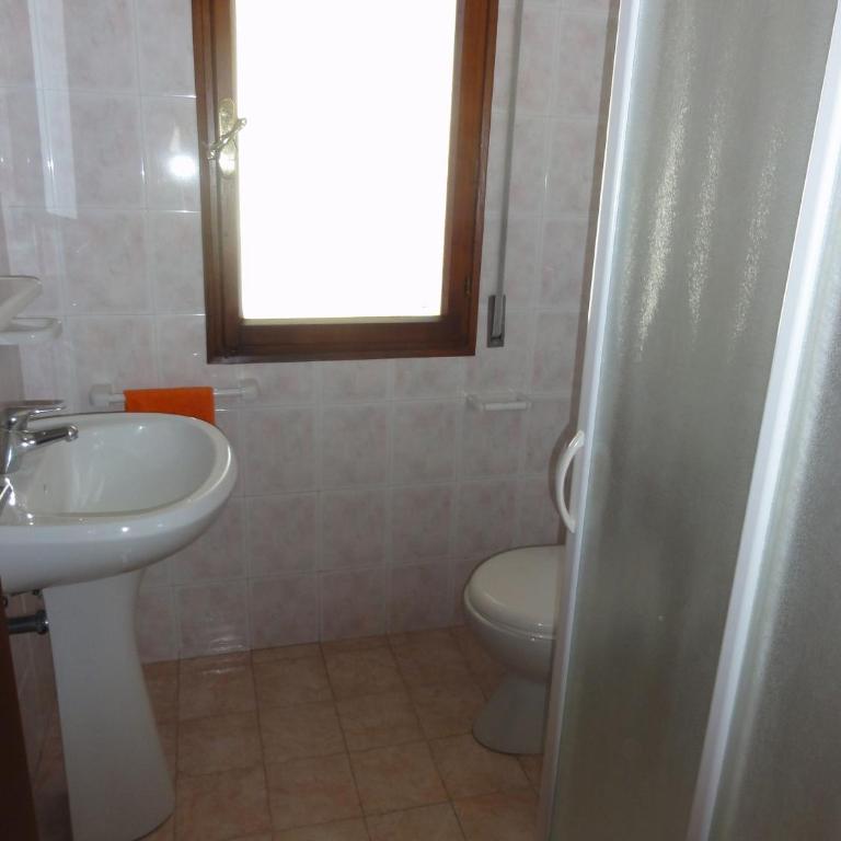 Semi-detached villa in a quiet area - Villa - 11