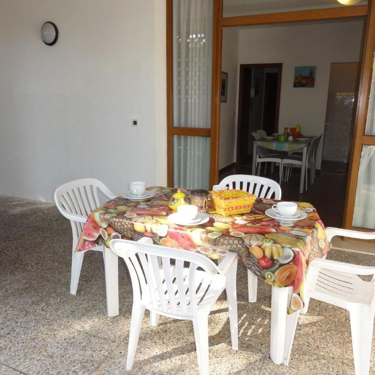 Semi-detached villa in a quiet area - Villa - 9