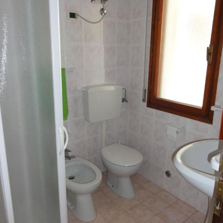 Semi-detached villa in a quiet area - Villa - 10
