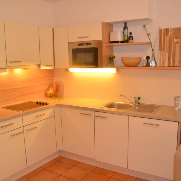 Ferienhäuser Tröster - Comfort Apartment mit zwei Schlafzimmern und Terrasse - 36