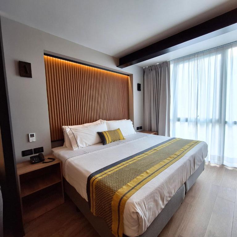 Hotel Block Suites - Deluxe Suite - 1