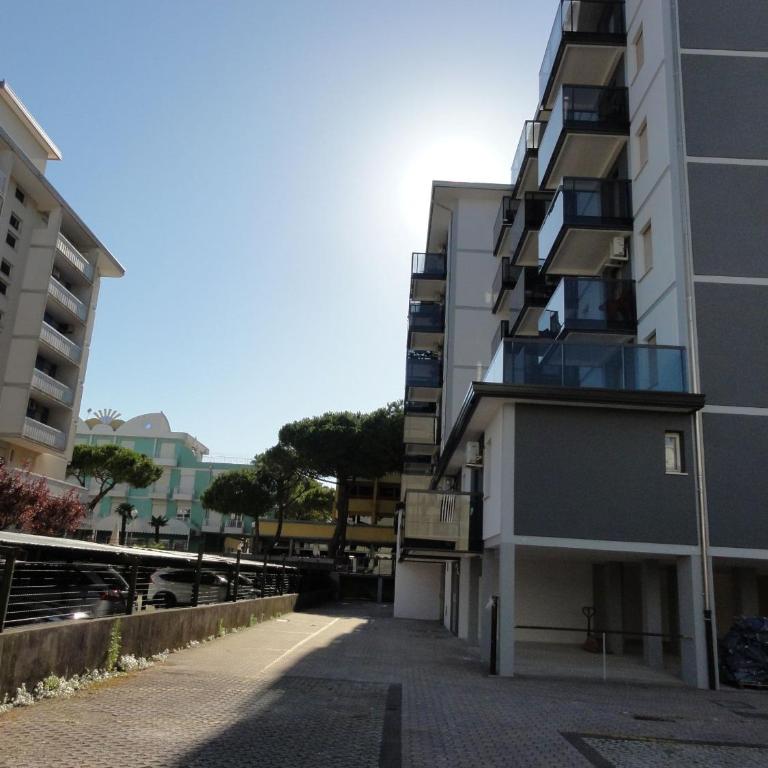 Relaxing sea view stay near the promenade - Apartment - 12