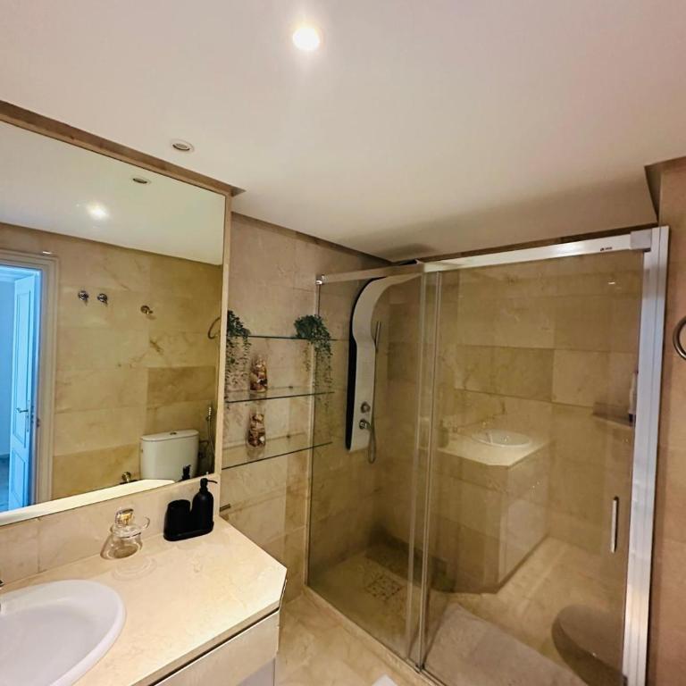 HomelyStay - Marbella, Marina Banus - Two-Bedroom Apartment - 8