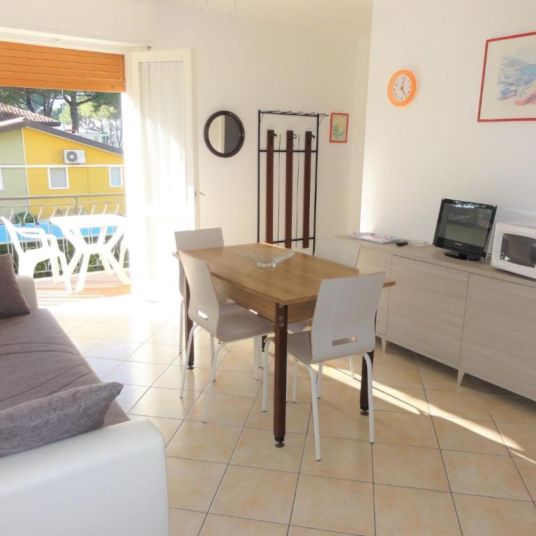 Bright flat in a quiet area near the beach - Apartment - 1