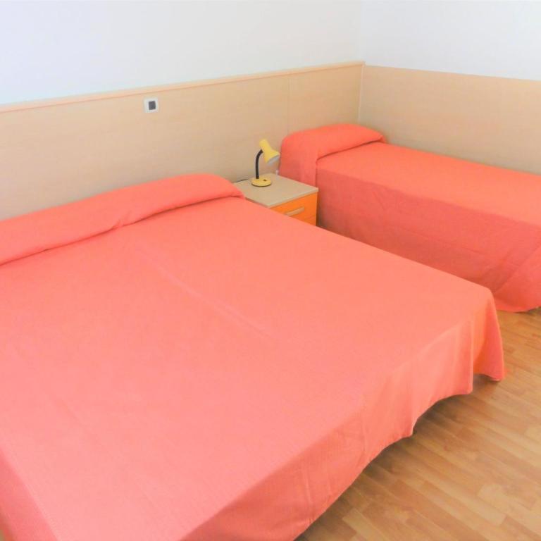 Bright flat in a quiet area near the beach - Apartment - 3