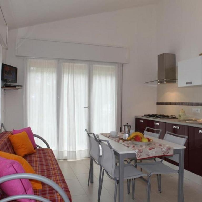 Comfy house in a quiet area near the beach - Villa - 3