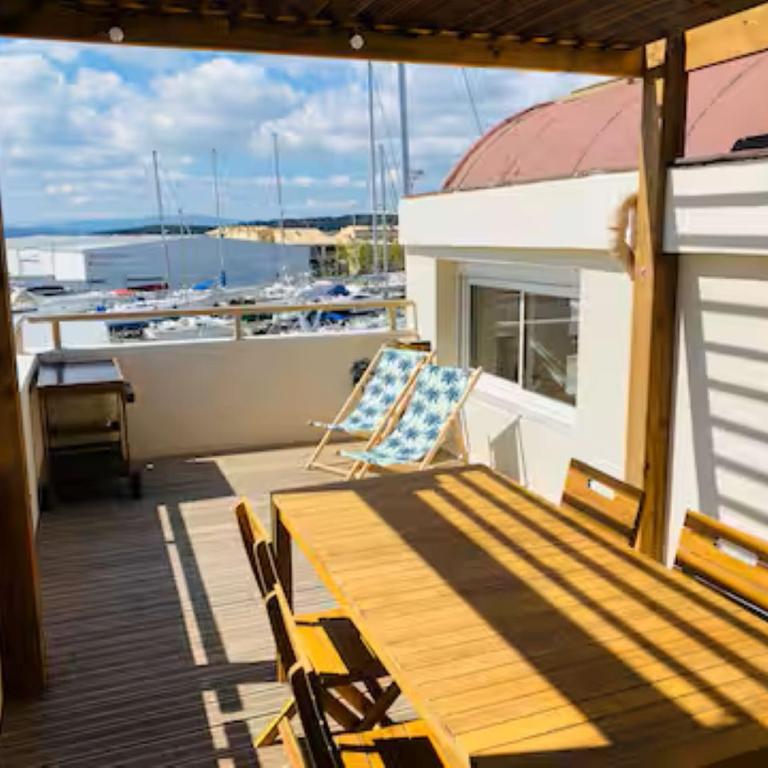 T3 with large roof-top terrace, harbor view - Two-Bedroom Apartment - 1