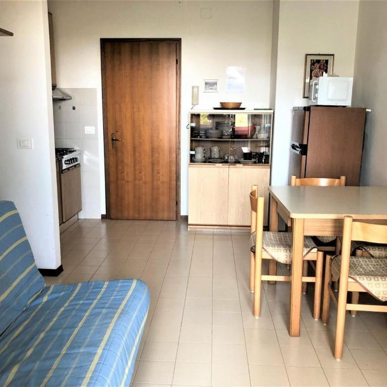 Bright flat with a large balcony - Appartamento - 7