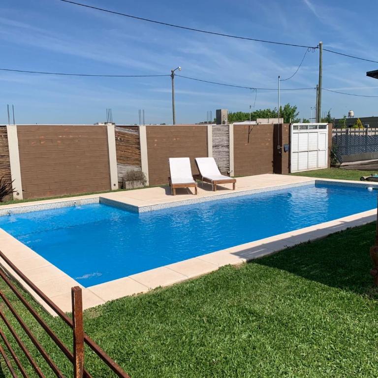 Don Caffe - Three-Bedroom House - 3