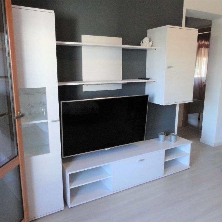 Modern apartment with balcony - Apartment - 6
