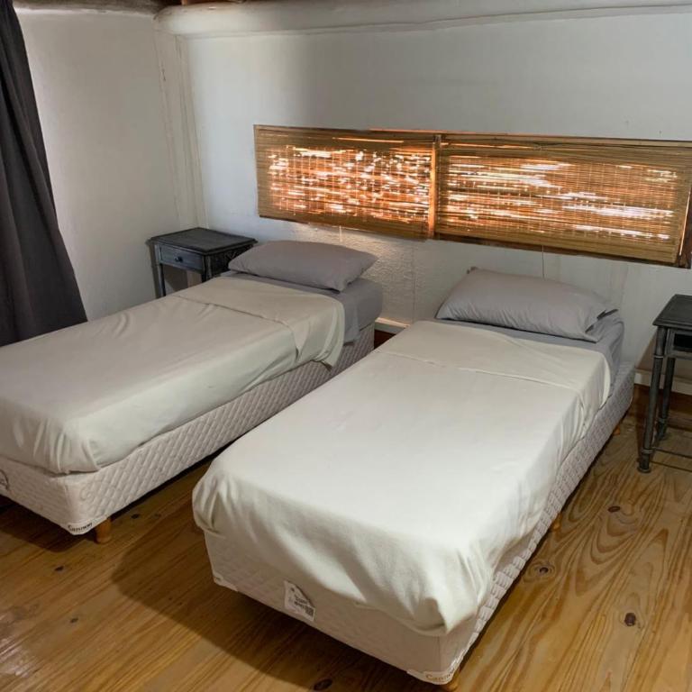 Don Caffe - Three-Bedroom House - 17