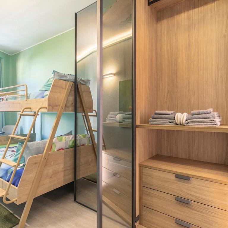 Colore & Design - Apt con 2 Camere a due passi da Piazza dell' Orologio - Appartamento con 2 Camere da Letto - 2