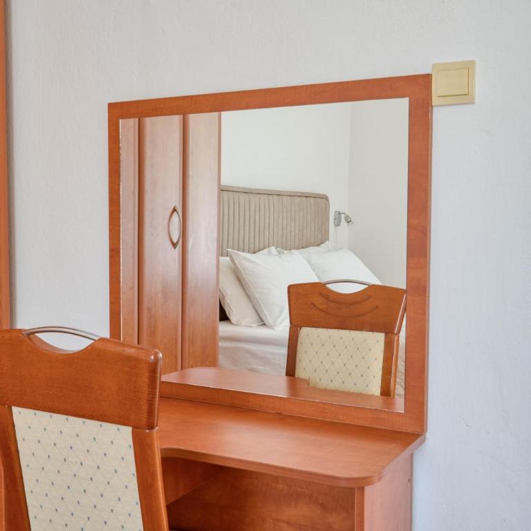 Guesthouse Drašković - Two-Bedroom Apartment with Terrace - 5
