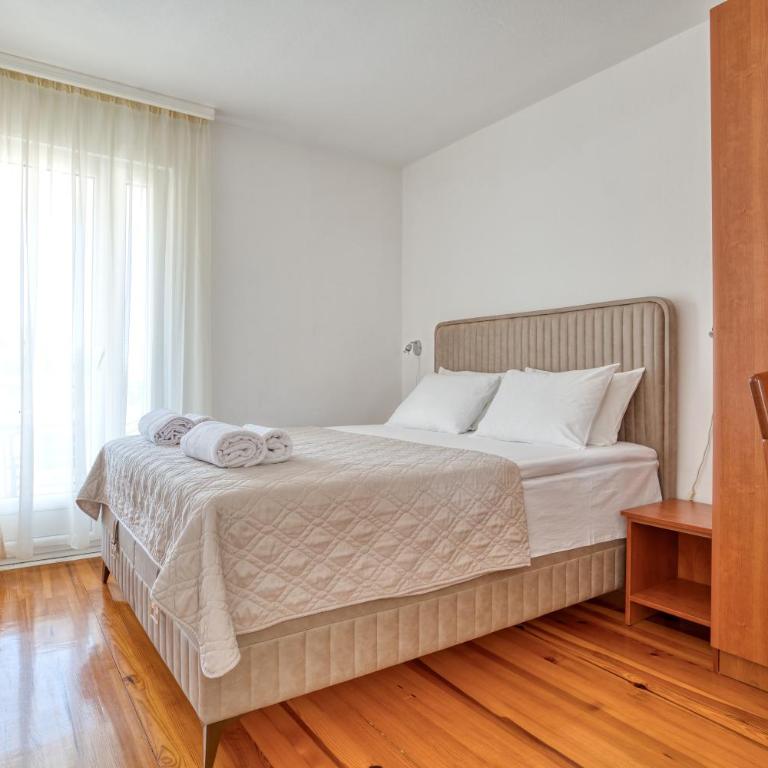 Guesthouse Drašković - Two-Bedroom Apartment with Terrace - 4
