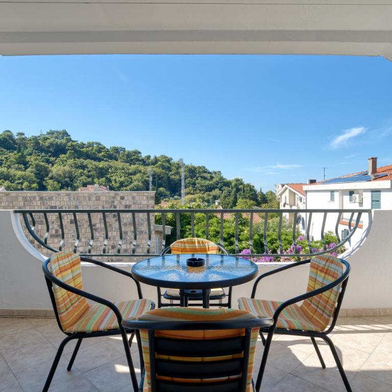 Guesthouse Drašković - Two-Bedroom Apartment with Terrace - 10