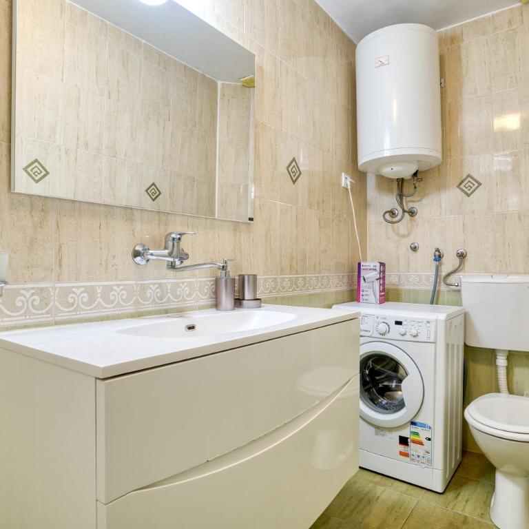 Guesthouse Drašković - Two-Bedroom Apartment with Terrace - 9