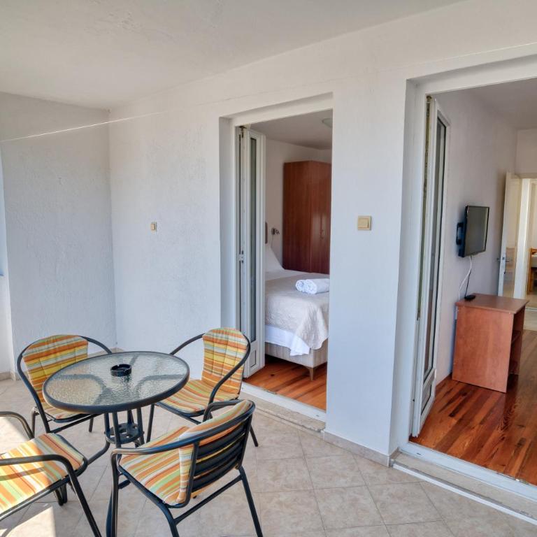 Guesthouse Drašković - Apartman sa 2 Spavaće Sobe i Terasom - 16