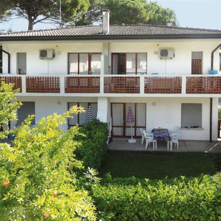 Flat in a villa with balcony - Apartment - 13