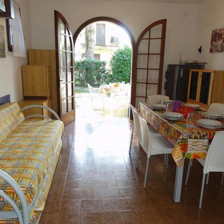 Terraced house with private garden in Bibione - Villa - 8