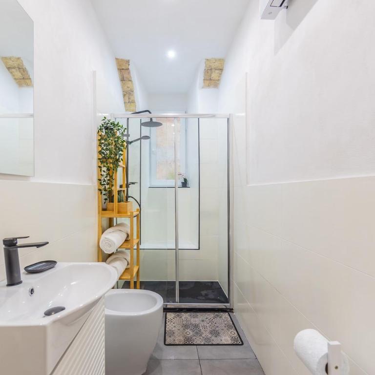 Loft con Jacuzzi, a 20 m Colosseo - Apartment mit 1 Schlafzimmer - 10