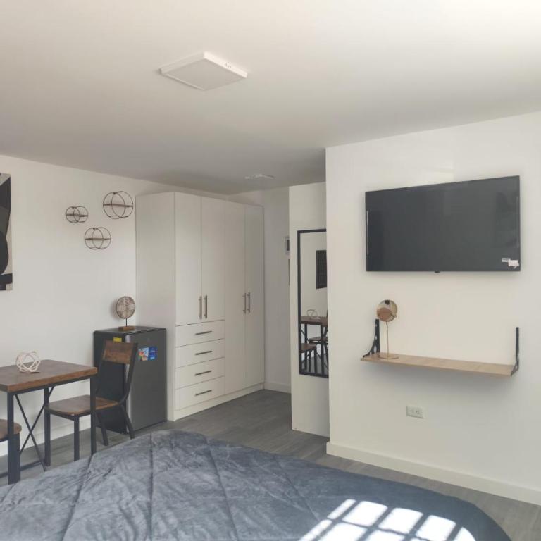 Suites & Estudios Inglaterra II - Deluxe Studio - 4