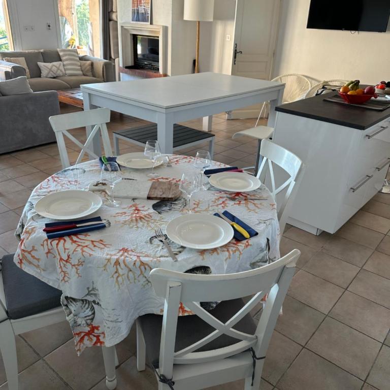 Villa provençale aux Issambres avec vue sur le golfe St Tropez - Villa - Vue sur Mer - 9