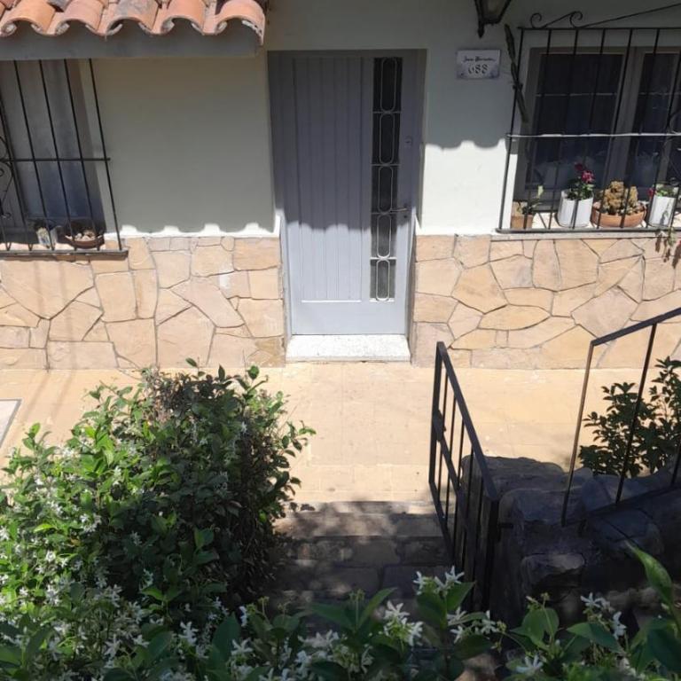 Casa con jardín y vista al cerro en Portezuelo Salta - Casa de 2 dormitorios - 6