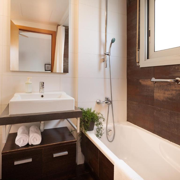 Mar Bella Beach Apartments - Apartamento con balcón - 13