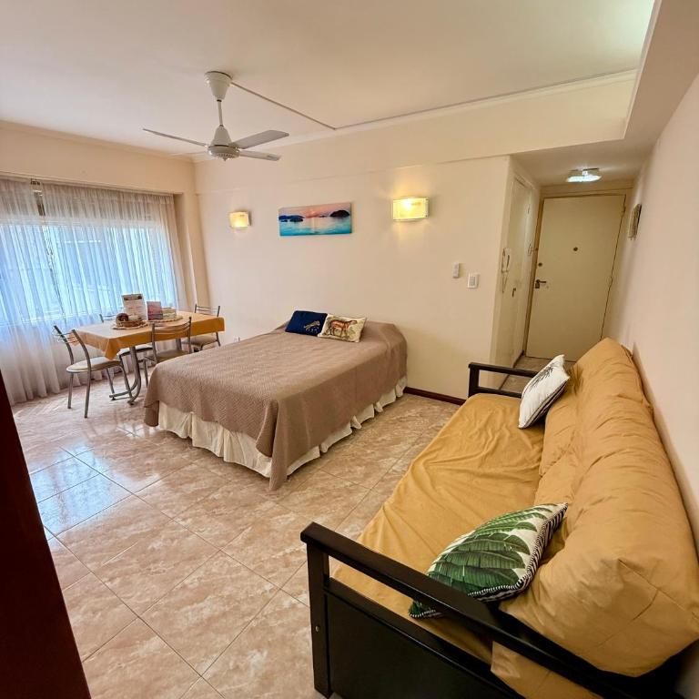 Depto sobre Peatonal San Martin, Mar del Plata - Apartamento de 1 dormitorio - 2