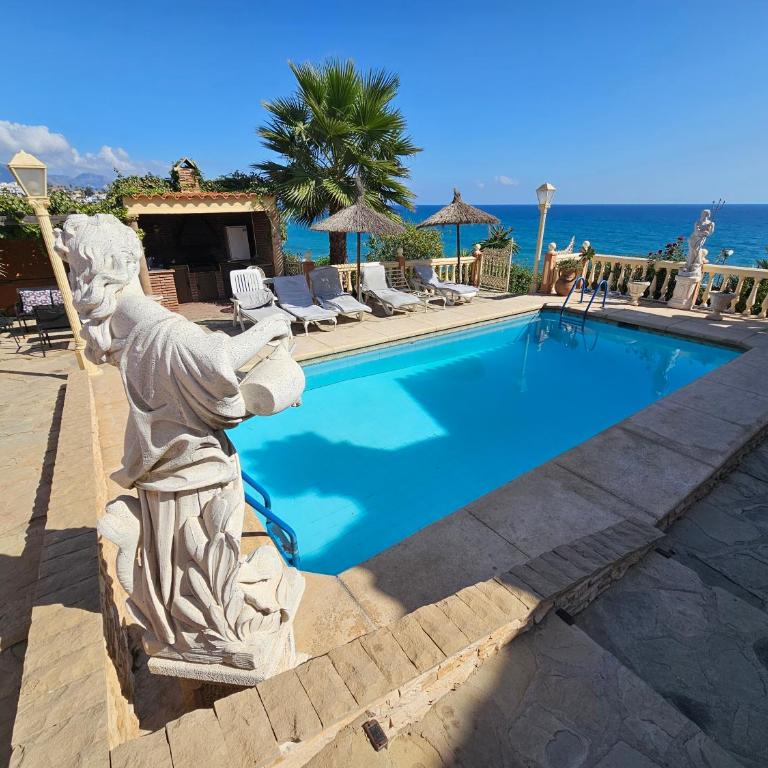 Luxury Andalusian Villa with Panoramic Mediterranean Sea Views & Private Pool & Multi-Level Gardens - Villa - 18