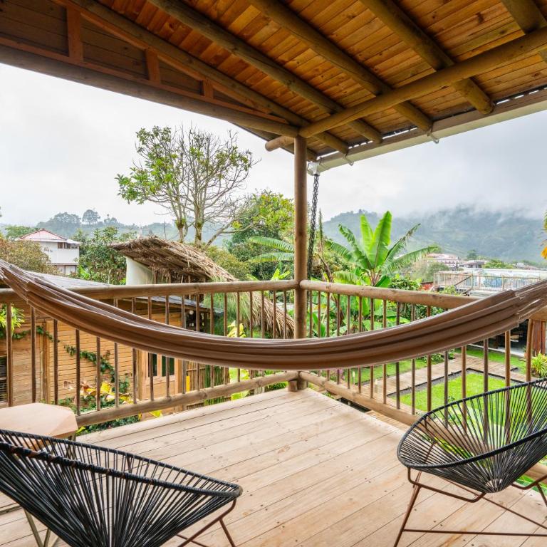 Terasu Hotel Boutique Salento - Habitación con cama extragrande y vistas a la montaña - 10