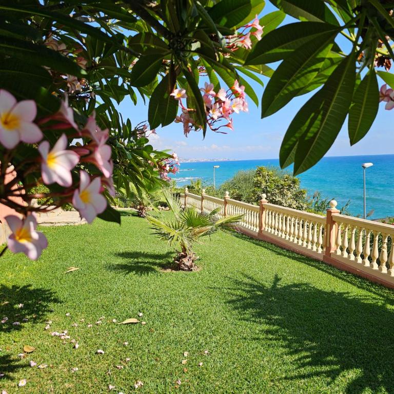 Luxury Andalusian Villa with Panoramic Mediterranean Sea Views & Private Pool & Multi-Level Gardens - Villa - 34