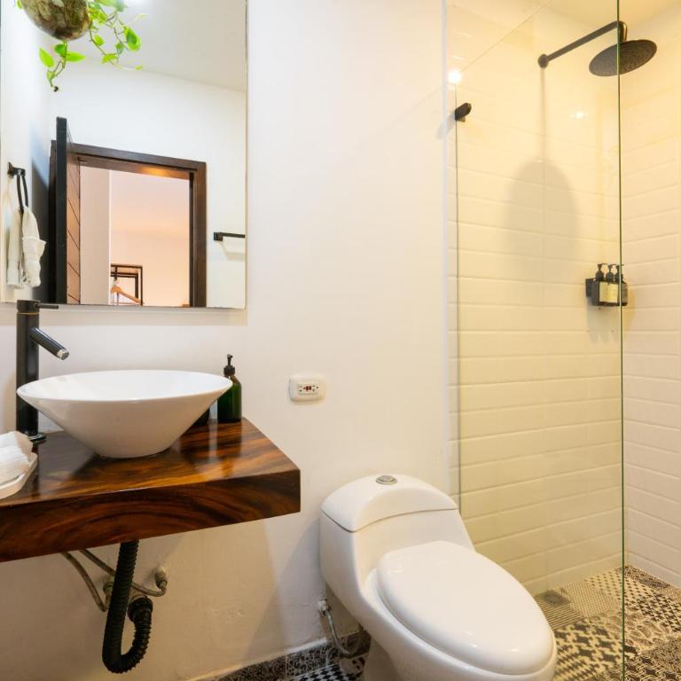 Terasu Hotel Boutique Salento - Habitación con cama grande y bañera de hidromasaje - 10