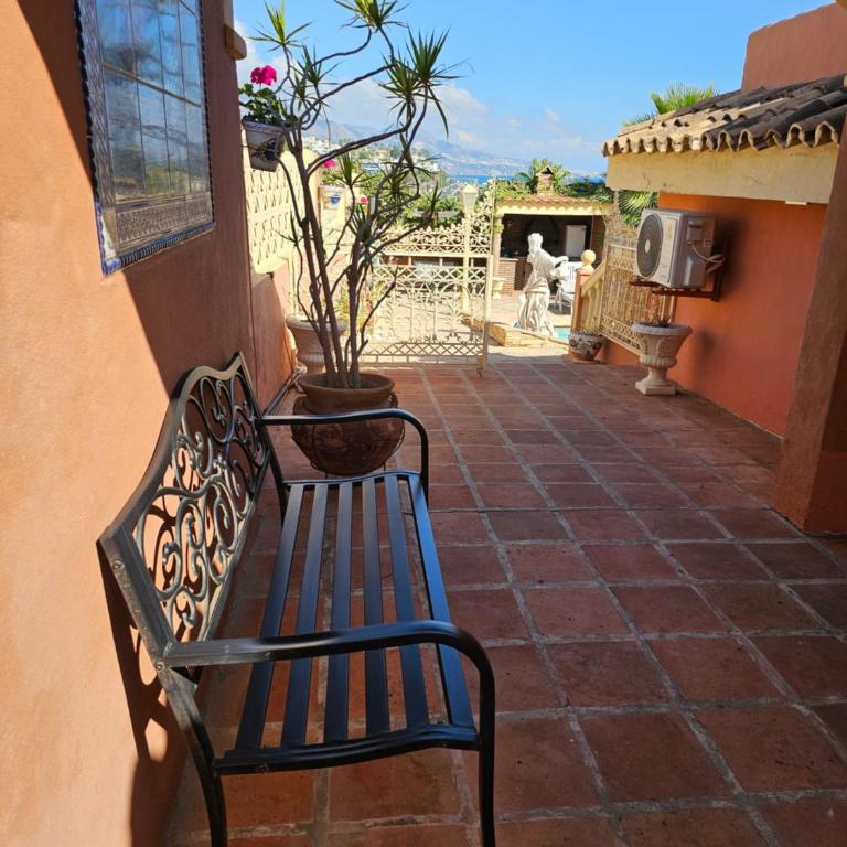 Luxury Andalusian Villa with Panoramic Mediterranean Sea Views & Private Pool & Multi-Level Gardens - Villa - 35